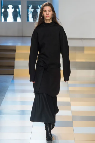 Look 5
